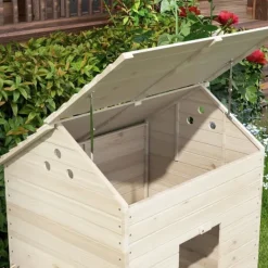 Andhus i gran med tippbart tak, upphöjd botten & ramp, 100x82,5x91 cm