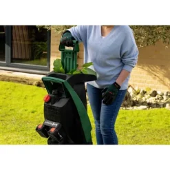 Clearance Bosch Home and Garden UniversalShredder solo Sladdlös dokumentförstörare Batteri Kompostering