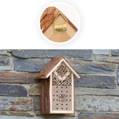 New CKB LTD Naturligt trä Insektshotell för bin Nyckelpiga Butterfly Shelter Bo Trädgård Utomhus Habitat Hem Exteriör 16x9x23cm För Fåglar & Småvilt