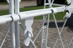 Discount Melissa Metal Rose Arch with Gate - White, Climbing Plant Support, Garden Decor, 220x120x40cm Valvbågar, Spaljéer, Bersåer & Pergolor