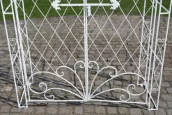 Discount Melissa Metal Rose Arch with Gate - White, Climbing Plant Support, Garden Decor, 220x120x40cm Valvbågar, Spaljéer, Bersåer & Pergolor