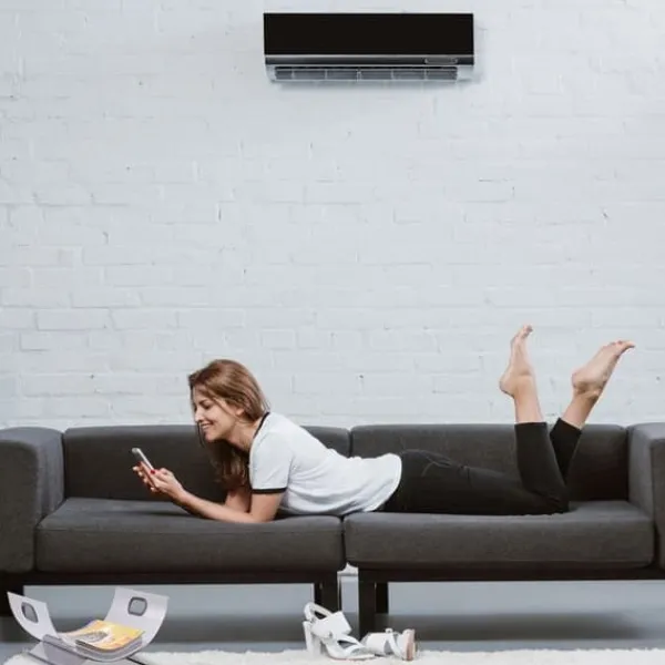Discount Relaxdays Eldstadshållare tidningsställ i rostfritt stål modernt trästöd i metall HxBxD: 19 x 37 x 33 cm, silver Tillbehör Till Vedeldade Kaminer & Öppna Spisar