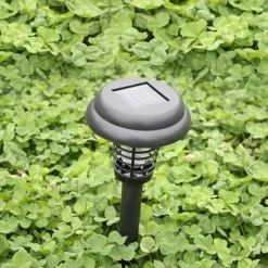 New Utomhus Solar Myggdödare Lampa Elektrisk Bug Zapper Vattentät Insektsfälla Anti Mosquito Light Trädgård Gräsmatta Myggfälla Insektsmedel & Djuravvisande Medel