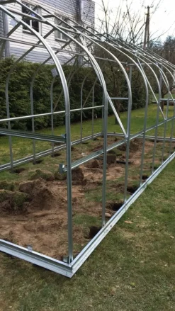 Baumera Växthus STANDART 10 - 2,5x4m med 6 mm polykarbonatbeläggning