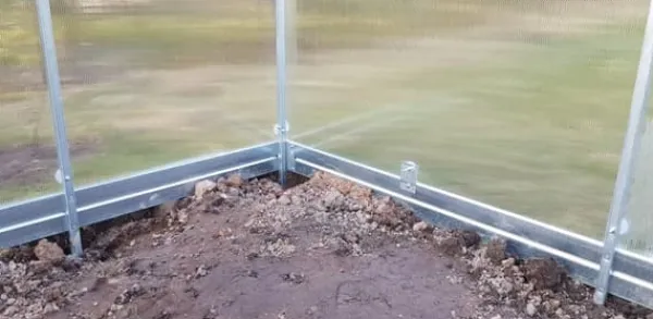 Online Växthus KLASIKA TUBE 3x6m (18m2) med fundament och 6mm polykarbonatbeläggning Växthus