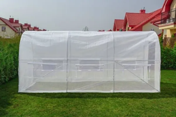 Best Växthus 4,5x2x2 meter vit - med 6 myggnätsfönster - 9m2 Växthus