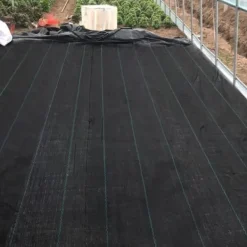 YUENFONG Mulchduk, Anti Ogräs 100 g-m², Rivbeständig, Anti-UV och vattengenomsläpplig, Svart (2×10 m) Markduk & Fiberduk